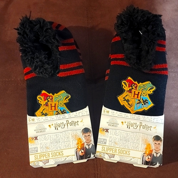 HARRY POTTER sherpa non slip faux fur warm Slippers socks Hogwarts warner bros - Picture 1 of 3